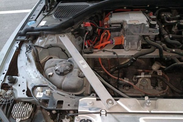 BMW i4 2023, 13500 км, за 29629 USD - фото 23
