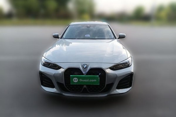 BMW i4 2023, 13500 км, за 29629 USD
