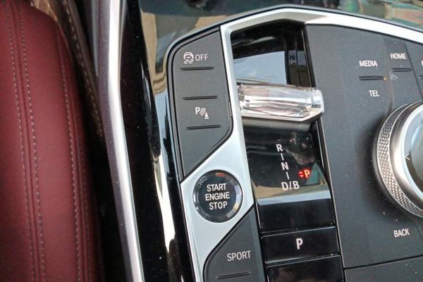 BMW i4 2023, 13500 км, за 29629 USD - фото 14