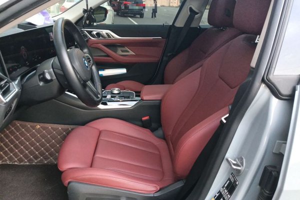 BMW i4 2023, 13500 км, за 29629 USD - фото 15
