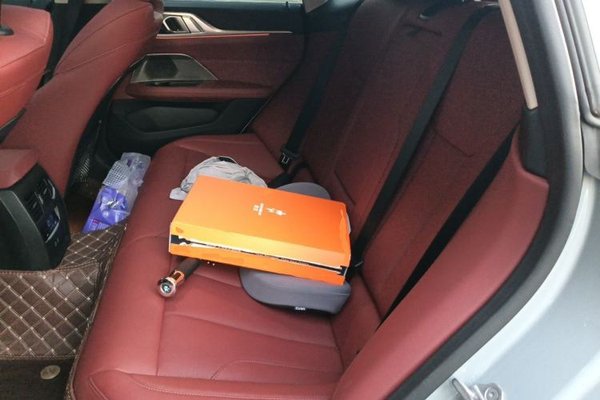 BMW i4 2023, 13500 км, за 29629 USD - фото 17