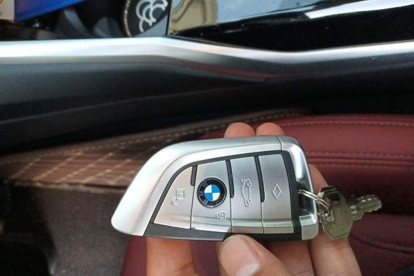 BMW i4 2023, 13500 км, за 29629 USD - фото 20