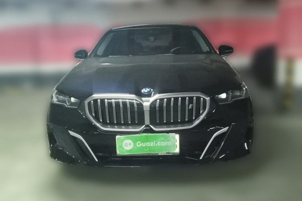 BMW i5 2024, 800 км, за 38580 USD