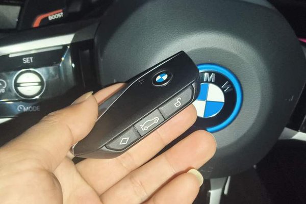 BMW i5 2024, 800 км, за 38580 USD - фото 17