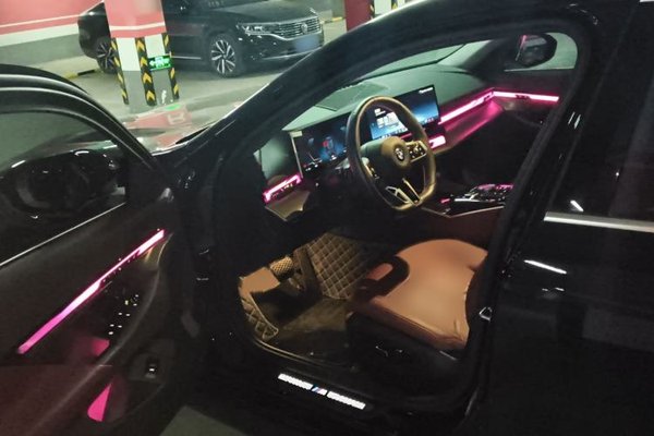BMW i5 2024, 800 км, за 38580 USD - фото 19