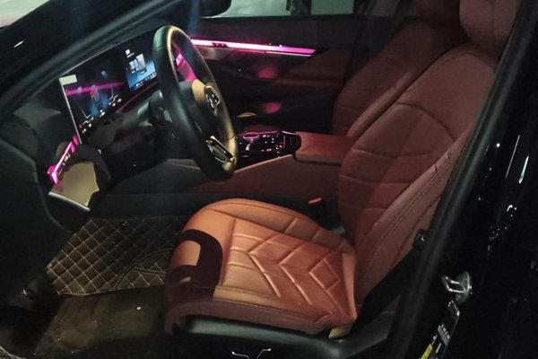BMW i5 2024, 800 км, за 38580 USD - фото 14