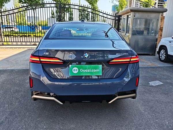BMW i5 2024, 18400 км, за 35719 USD