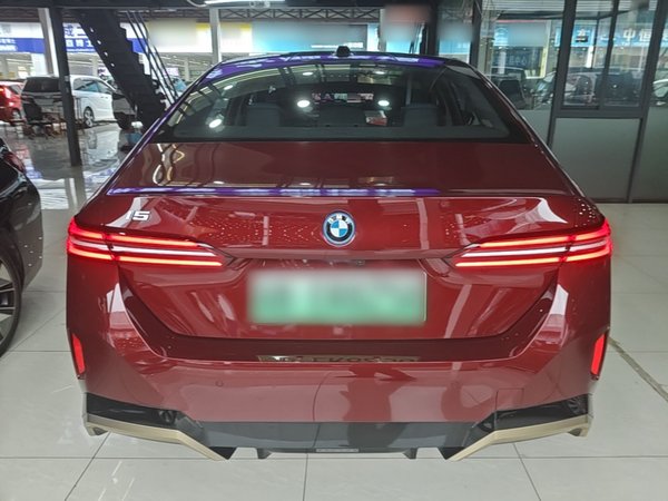 BMW i5 2024, 28700 км, за 37624 USD - фото 6