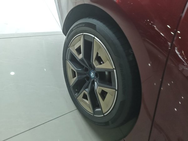 BMW i5 2024, 28700 км, за 37624 USD - фото 11