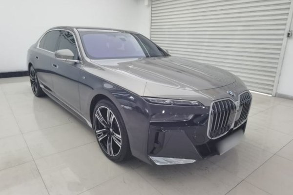 BMW i7 2023, 15800 км, за 76929 USD - фото 12