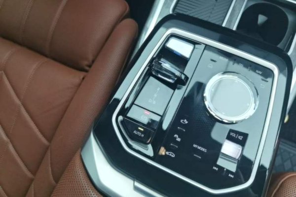 BMW i7 2023, 15800 км, за 76929 USD - фото 22