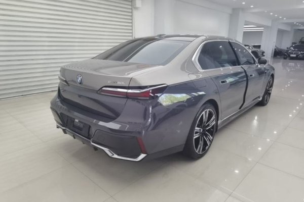 BMW i7 2023, 15800 км, за 76929 USD - фото 6