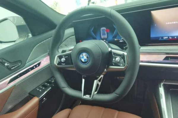 BMW i7 2023, 15800 км, за 76929 USD - фото 19
