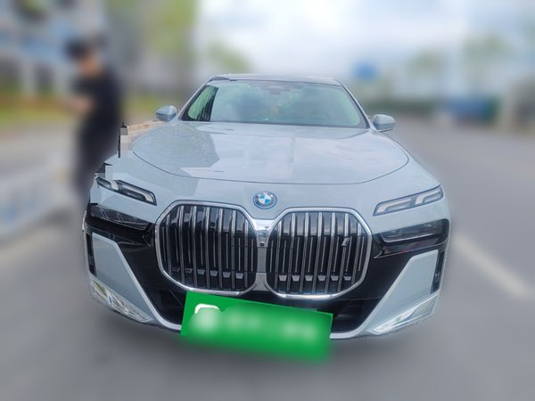 BMW i7 2023, 27799 км, за 64342 USD - фото 7