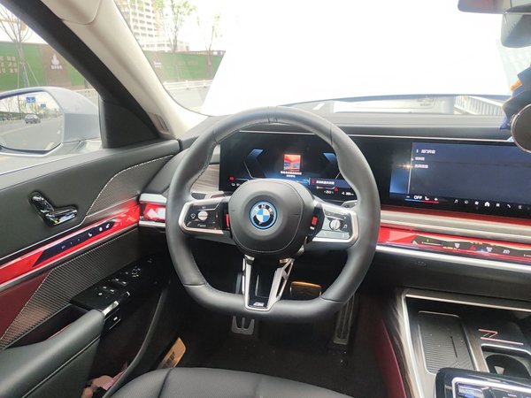 BMW i7 2023, 27799 км, за 64342 USD - фото 20
