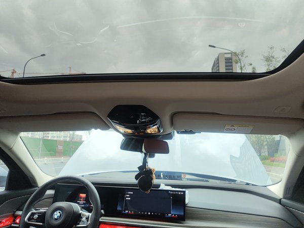 BMW i7 2023, 27799 км, за 64342 USD - фото 19