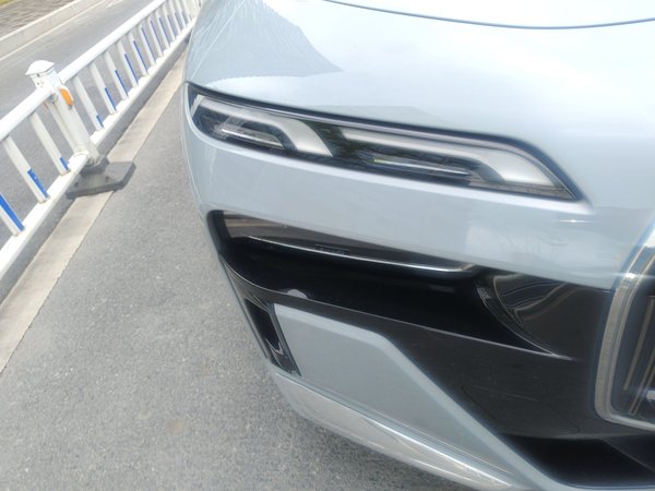 BMW i7 2023, 27799 км, за 64342 USD - фото 8