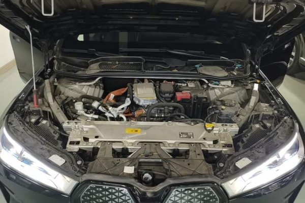BMW iX 2023, 47100 км, за 38102 USD - фото 24