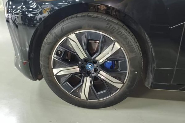 BMW iX 2023, 47100 км, за 38102 USD - фото 10