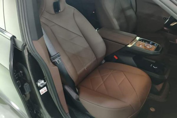 BMW iX 2023, 47100 км, за 38102 USD - фото 19
