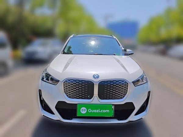 BMW iX1 2023, 14700 км, за 20978 USD