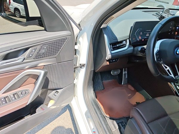 BMW iX1 2023, 14700 км, за 20978 USD - фото 17