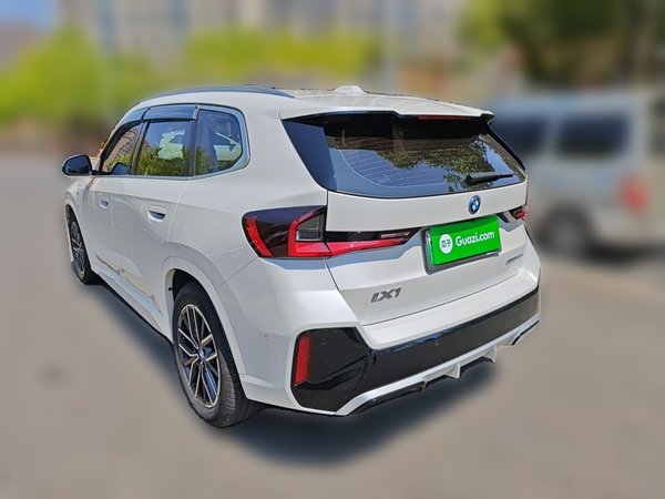 BMW iX1 2023, 14700 км, за 20978 USD