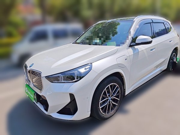 BMW iX1 · 2023 год