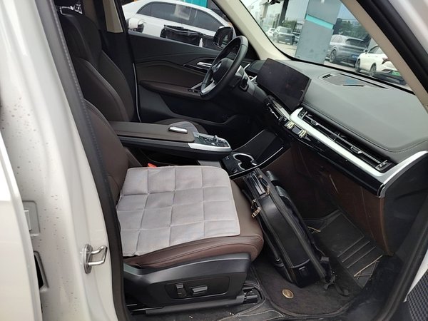 BMW iX1 2023, 25400 км, за 22245 USD - фото 23