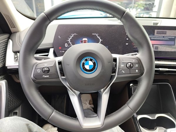 BMW iX1 2023, 25400 км, за 22245 USD - фото 14