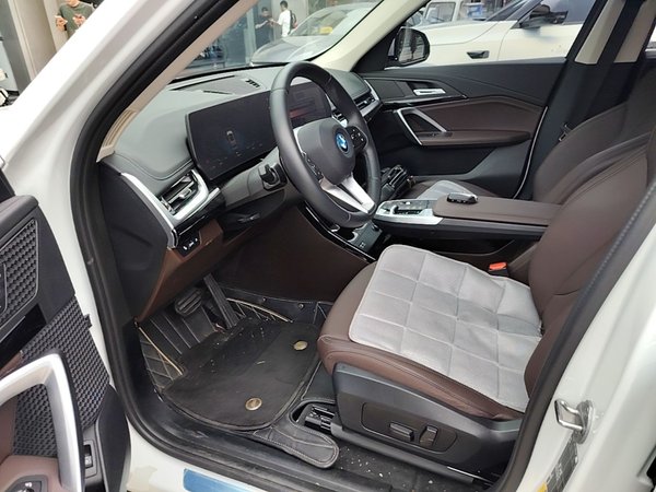 BMW iX1 2023, 25400 км, за 22245 USD - фото 18