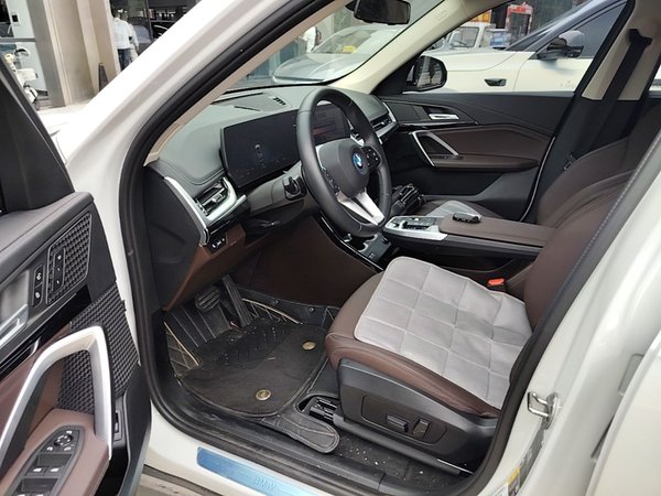 BMW iX1 2023, 25400 км, за 22245 USD - фото 19