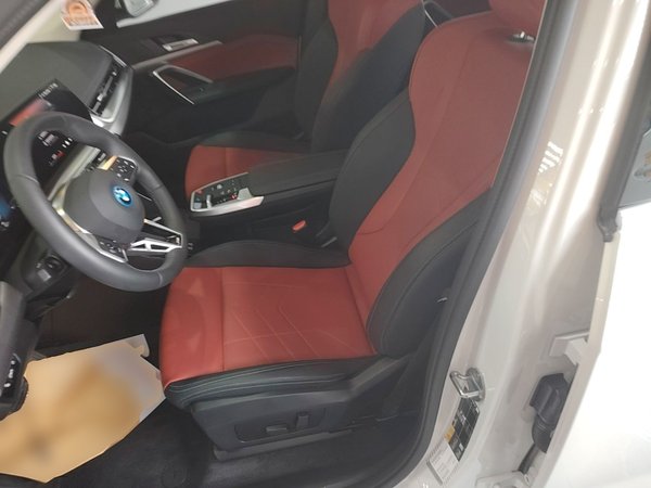 BMW iX1 2023, 35800 км, за 20089 USD - фото 18