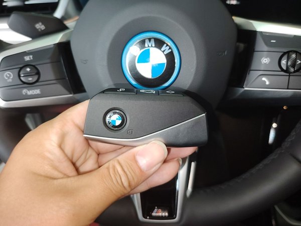 BMW iX1 2023, 35800 км, за 20089 USD - фото 12