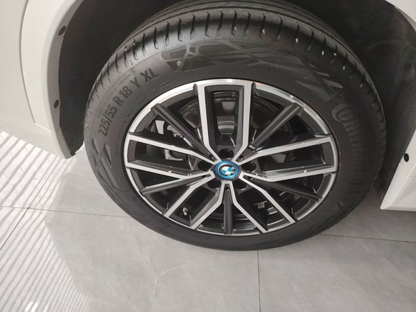 BMW iX1 2023, 35800 км, за 20089 USD - фото 10