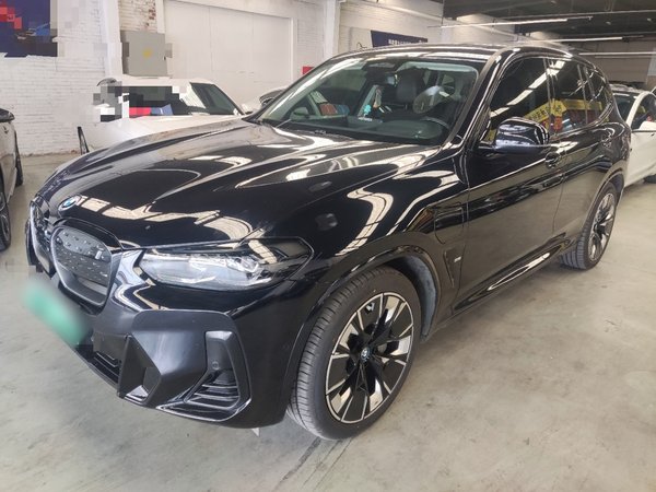 BMW iX3 · 2022 год