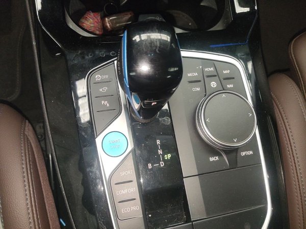 BMW iX3 2022, 78800 км, за 24439 USD - фото 17