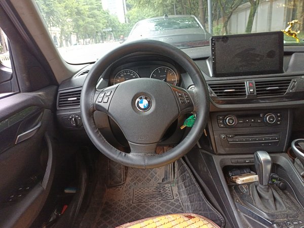 BMW X1 2012 sDrive18i Luxury Edition, 2012 года