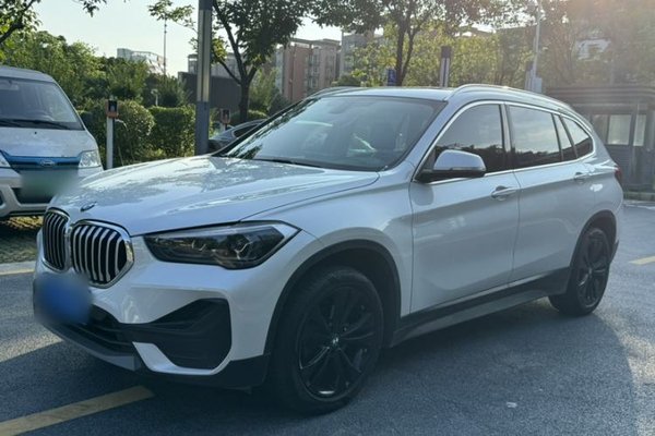 BMW X1 · 2021 год