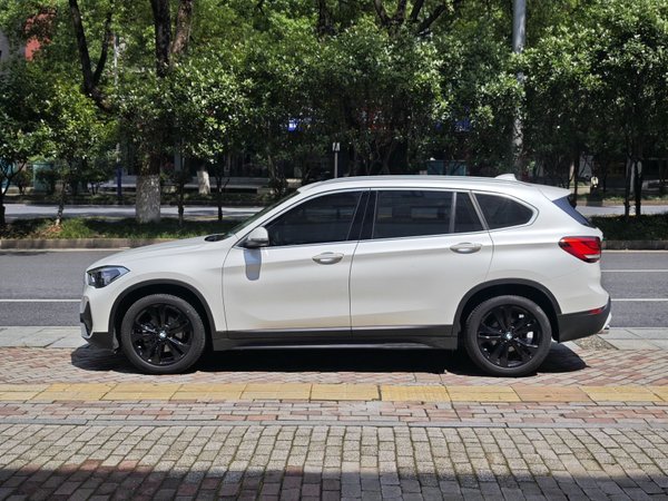 BMW X1 2021, 20000 км, за 15365 USD