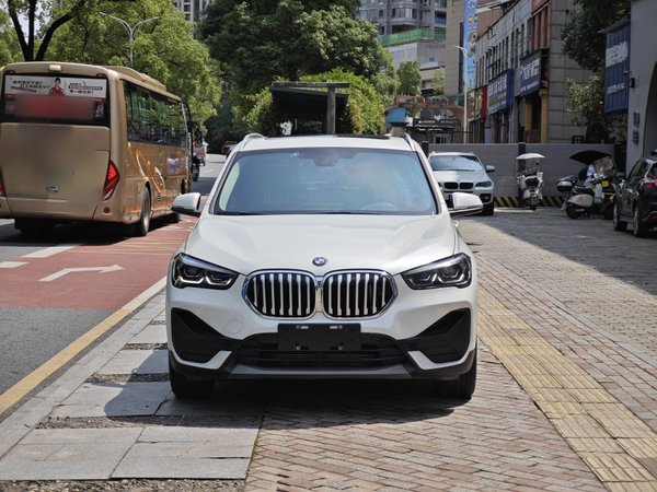 BMW X1 2021, 20000 км, за 15365 USD