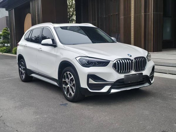 BMW X1 2022, 32600 км, за 19030 USD