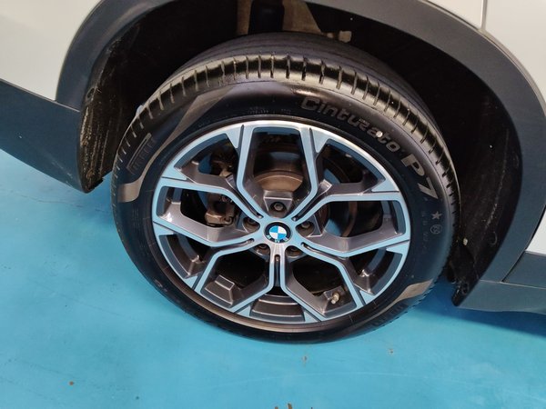 BMW X1 2022, 40500 км, за 21726 USD