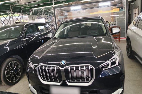 BMW X1 2023, 1500 км, за 25870 USD