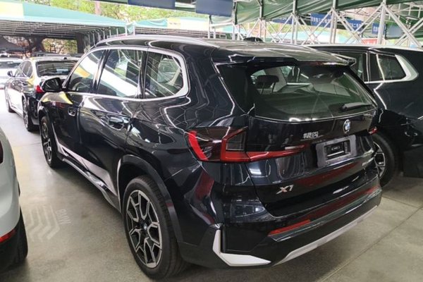 BMW X1 2023, 1500 км, за 25870 USD
