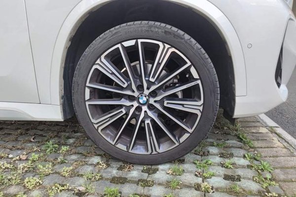 BMW X1 2023, 17700 км, за 23852 USD