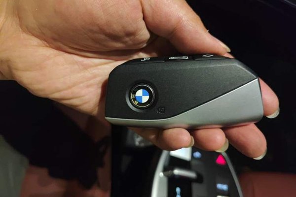 BMW X1 2025, за 9999999 USD - фото 9
