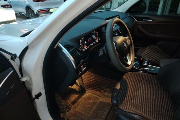 BMW X3 2021, 25600 км, за 26765 USD - фото 17