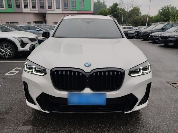 BMW X3 2023, 30800 км, за 38624 USD