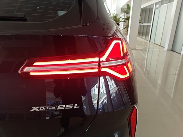 BMW X3 2025, 12900 км, за 41069 USD - фото 12